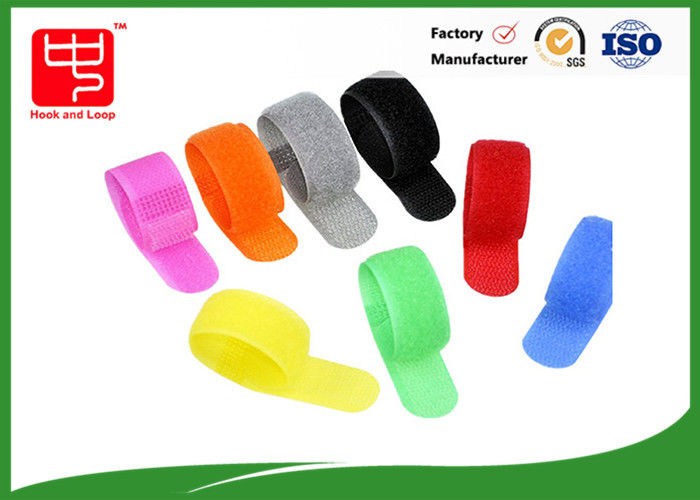 Band van de kleuren de Rijtjeskabel/Nylon Bevestigingsmiddelriem